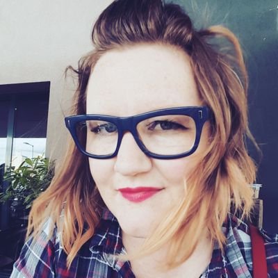 PeculiarForest's profile picture. Jewellery maker, animal lover, newbie sewer, tea lover, cookbook collector, foodie, hoarder....the list goes on, hi!