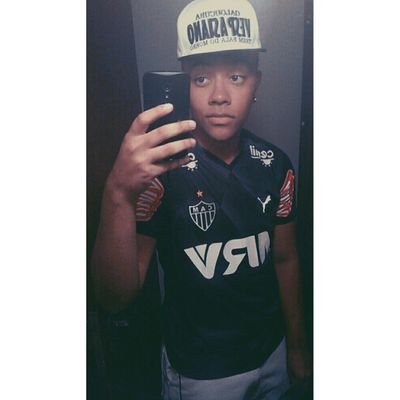 19 ,Nasci em Vespasiano-MG, moro em Indaiatuba-SP, Católico, Torcedor do Atlético Mineiro, Pagodeiro! Em busca dos sonhos!
