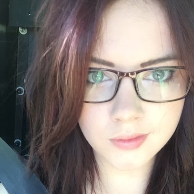 TheDayInTheMe's profile picture. Blogger, Pizza enthusiast, Bookworm, Weirdo #thegirlgang #chattybees #fblchat