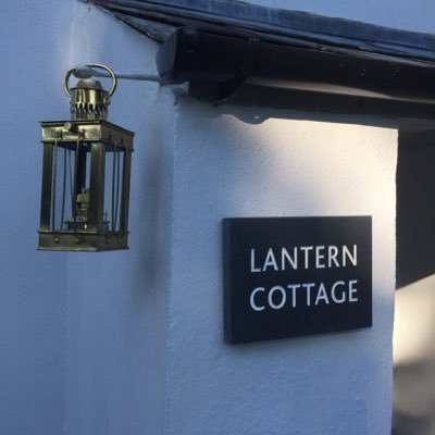 Luxury 3 bed Georgian harbour holiday #cottage in #Charlestown. Perfect place to explore #Cornwall, #Heligan #Eden #Poldark BOOK HERE https://t.co/Re8XIM061E