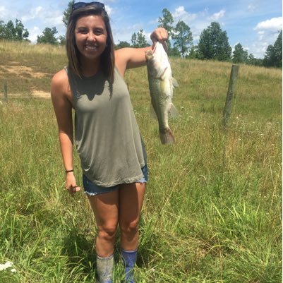 16_bethanyb's profile picture. •learned all about life with a ball at my feet•