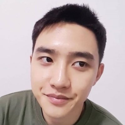 This account is just a mash up of different people I love. Kpop, youtubers, other celebs.