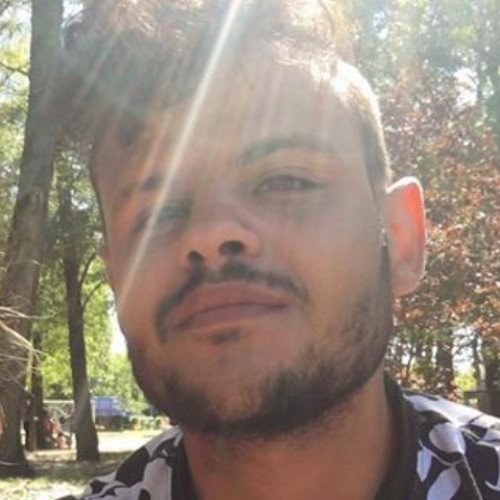 MenezRoms's profile picture. Regarde vers le haut , il t'aideras à ne pas descendre en enfer