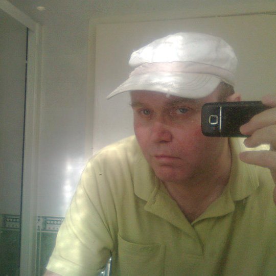Ex glazier in UK now living in Brittany and running an internet business about betting on horses