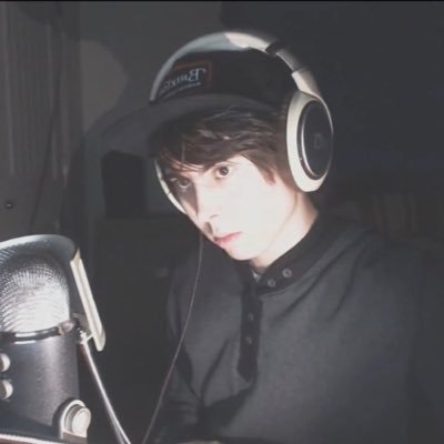 llamaqveen's profile picture. ⠀