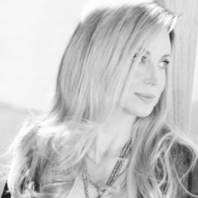 Founder @hauteheadqtrs
Founder @georgiequinnjewelry
Available @anthropologie
Entrepreneur, Designer , Youth Mentor, Foster Care Advocate, Brit Girl š¬š§šš¼