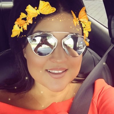 negpegbreakleg's profile picture. به سن نيس، ببين كنار كي حالت خوبه