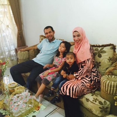 AdamSegair's profile picture. Love my family,my wife Fairuz Jessar, my daughter Nazrien A Segair & my son Zidane Segair♥ #PARMAGiani#ForzaParma#YNWA