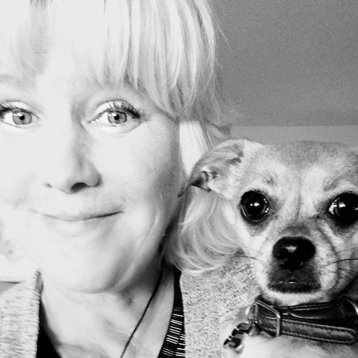 Blogger, Squirrel Lover, Illustrator, Student Puppeteer, Harry Potter Fan #Influencer #petblogger #LivingMyJoy