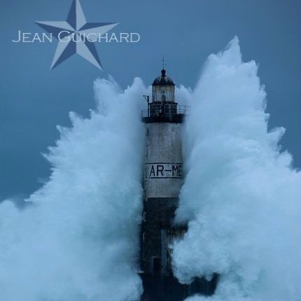 lanvau29's profile picture. Les extrêmes me donnent la nausée...