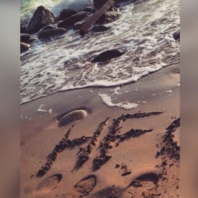 لا كيف اسوي والدهر يقسى ويتعنت كلما له الا نكد عليا بأحزانه لاباس بصبر ما مومن الا ويتمحص قدها مقاله الصبر من قوة الايمان