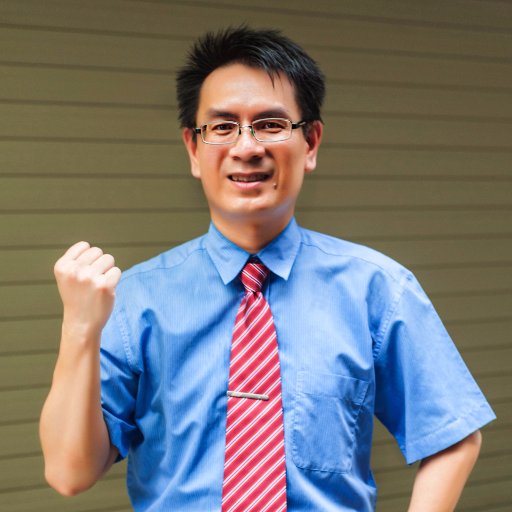 我原本是個上班族,白天上班,假日讀書,以兼職的方式經營此網路事業,經營七個月的時間,兼職收入已高於正職收入,經營一年半,將半個公務人員的工作辭掉,當個快樂的在家工作網路創業家,如果你也想跟我一樣,請馬上免費註冊體驗自動跟進系統,系統與我將帶你更了解。