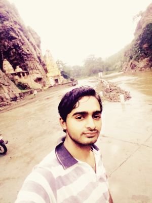 DarjiSunny4's profile picture. ReAding .