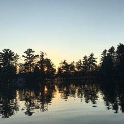 Peaceful retreat on Spider Lake in Traverse City, MI. Fun for the whole fam: swim, boat, explore. 20 min from downtown Traverse City #puremichigan #oaksresort🍒