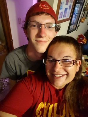 Seleta26's profile picture. Im a mom, a fiance  and a caregiver. Im always needed and i dont mind it. In my freetime, i love playing with my kids, watching football and tv.