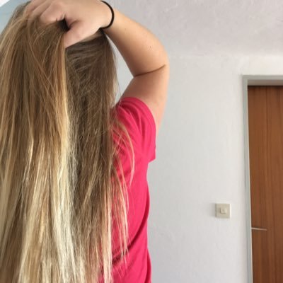 janinaasam's profile picture. 