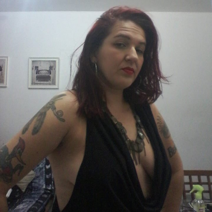 luartesanatos71's profile picture. Melogramática 
Viciada em palavras cruzadas
Artesã
Faz tudo
Letrada mas não numerada ou catalogada
Nunca normal, fácil ou comum.
Humor ácido