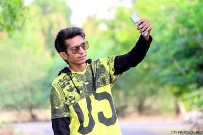 BorN :- 0⃣4⃣
Barodian #GJ6
Ahmedabad
Frnds is life
MECHANICAL ENGINEER