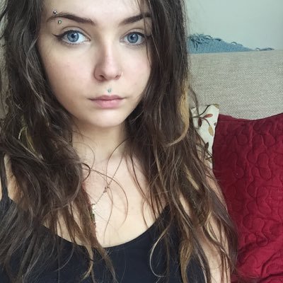 English | Art student | vegan | potato enthusiast | creator |