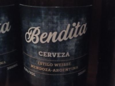 bendita es una cerveza premium hecha con los masnobles ingredientes su alta calidad se refleja en su sabor haciendola unica de caracter firme y sabor balanceado