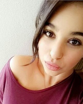 PenelopeFrancoC's profile picture. PI&HEY
Et c'est parfois dans un regard,dans un sourire que sont cachés les mots qu'on n'a jamais su dire.
Don't be jealous, smile