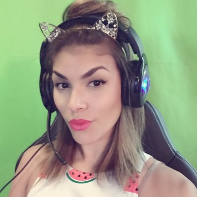 MissMangoKitty is an interactive, variety video game streamer on Twitch with 5k+ followers. A @teamkhalico member, she plays horror, fantasy and action games.