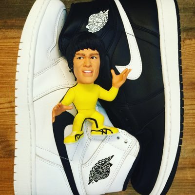 ZenChillSole's profile picture. Raising the bar till I reach the sky.