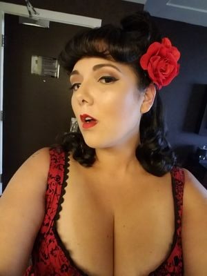 Host of One Night Stand. Cohost of That Sunday Show and Man v Woman: The Online Dating Game. Find me on https://t.co/8QLO5XeKcu, https://t.co/xidCIpNWuJ, https://t.co/KtLExuUqcO