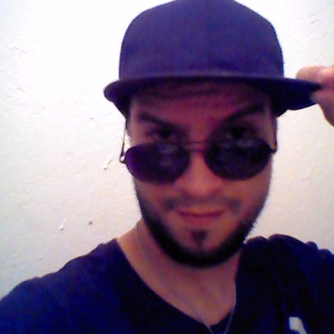 Amo la música y la actuación , nunca dejare de soñar.. por que el que deja de soñar, deja de vivir y YO si quiero vivir ;)