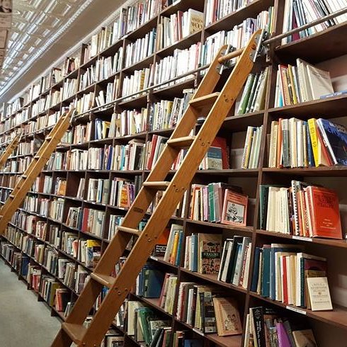 CaveatBooks's profile picture. Bloomington's beloved secondhand bookstore!
Conveniently located on the square.