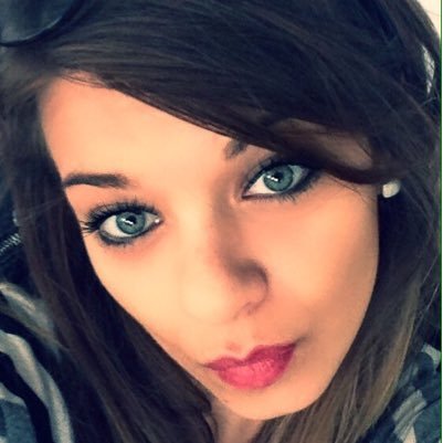 marine_vende's profile picture. Assistante de communication  /Graphiste chez @HPSenvi