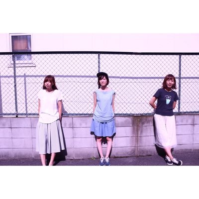 ポップ&ロック、時々ブルージーなスリーピースガールズバンド! ミニアルバム『エスケープ』Apple Music、Spotifyで配信中&iTunes Store、Amazonで販売中🐳 ライブ映像など ▷https://t.co/pOZ8Y8YCZ3