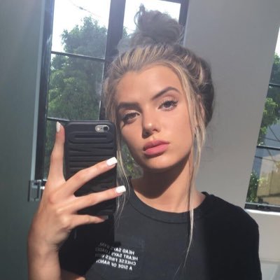 AlissaV_rpg's profile picture. 