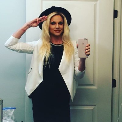 AussieChronicle's profile picture. “Only I know the u g l y.”