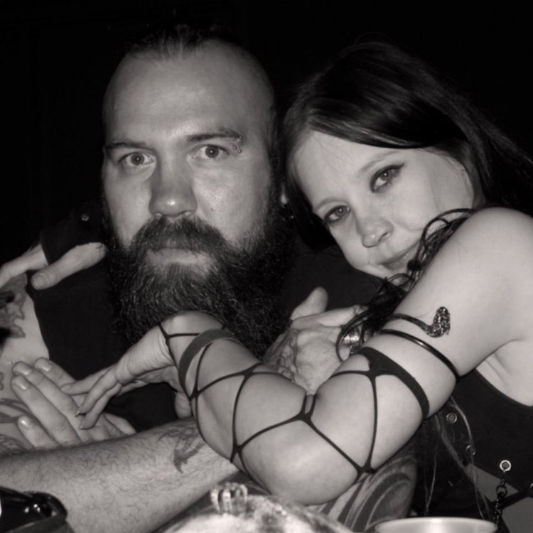 MeliciousLeFae's profile picture. Artist of fine art paintings, sculptures, sketches, caricatures, Illustrations for books, album covers, logo designs, t-shirt designs, fliers, ect...