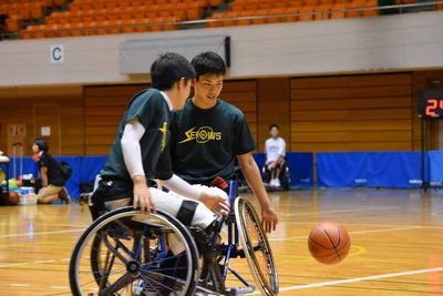 【公式】信州大学 車いすバスケットボール部SEROWS(セローズ)のアカウントです。障がい、健常、バスケットボール経験、一切関係なし！一緒にイスバス楽しみませんか？【新入部員募集中です。他大学の方の入部も大歓迎です。】気になる事があれば気軽にDMしてください！ マネージャーも募集中です。