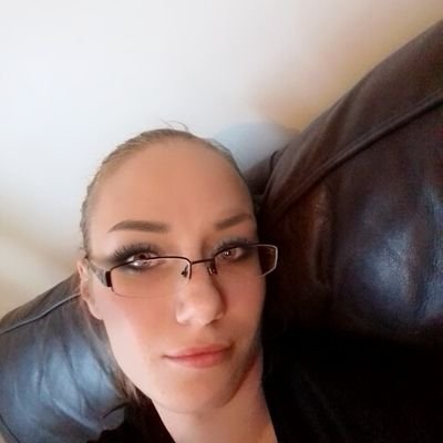 Mammy of 2 kids love diversity and want my kids to belive in there dreams I am bubbly person kind hearted some times much