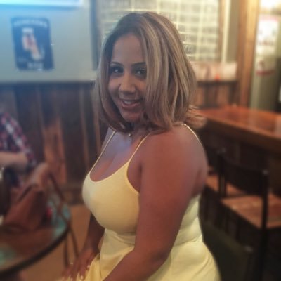 rosangely143's profile picture. 