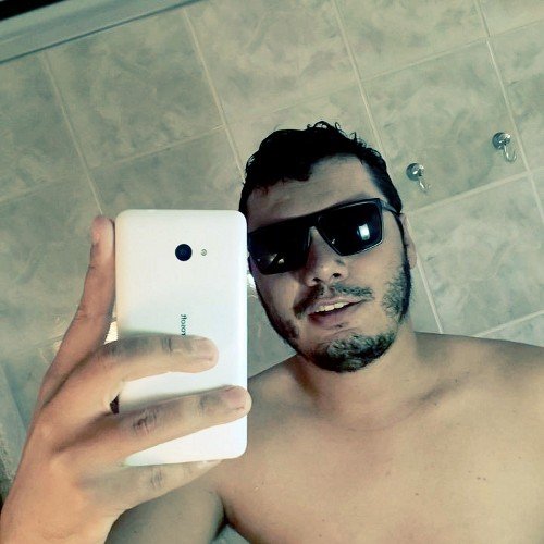 Maucomz's profile picture. 