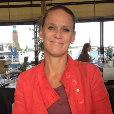 Chef på Marknad och Rekryteringsstöd på Lärarförbundet. Gillar utmaningar - lätt är oftast tråkigt. Tweets är mina egna. #viärlätare