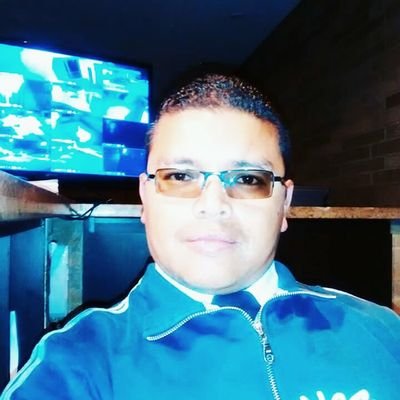 benit_wilmer's profile picture. La profesora le dice a juanito,juanito que estas fumando marhuana,y el dice quien le dijo y ella dice un pajarito y el dice será usted que fuma por que habla co