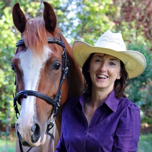 Lover of Horses,Dogs,Quilting & Beach Life. Owner of multi award winning dog & horse friendly vacation home SeaHorse DiamondBeach. Horse podcaster.