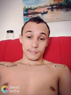 Meninoo que te encantaa :~.
Garotoo que te fascina;
Homem que te enlouquecee.
Experimentaa,