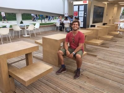 RSchachat's profile picture. 