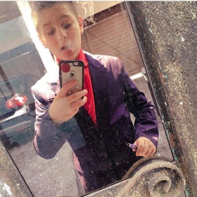 me cae bn la gente que no critica♣️ sila vida te trata bien❤️ sonrie mientras te trata bien🤔