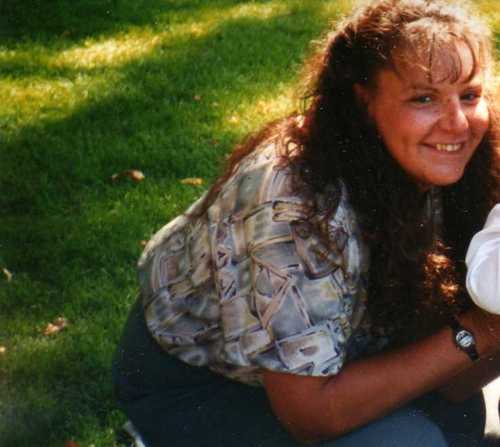 cmbelcourt's profile picture. Homemaker,  Embroidery professional