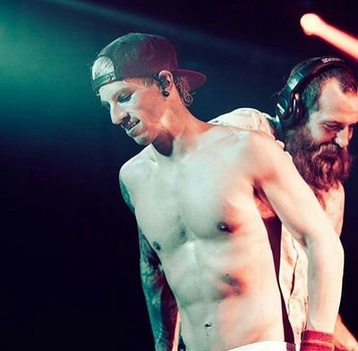 Dont follow this account follow @kateeristova 😊❤❤ I follow back !!
Stay alive frens |-/