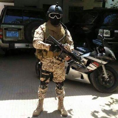 اليمن..صامده
سنه..وتسعه..شهور..تحت.ضرب..حقير
همجي..وحشي..حاقد.تحت..مراي..ومسمع
العالم..والكل ساكت..ف لعنه الله عليكم