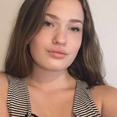 liz_vecchione's profile picture. :))