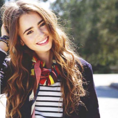 Sang pur • Fille de Bellatrix • 20 ans • serveuse aux Trois Balais • ancienne Serpentard • Mangemort • séductrice • arrogante • bi/pan